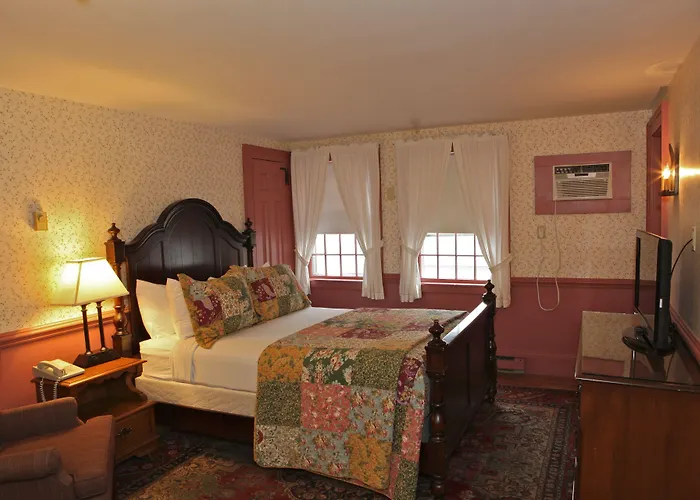Publick House Historic Inn And Country Motor Lodge