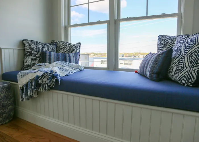 The Sea Breeze Inn