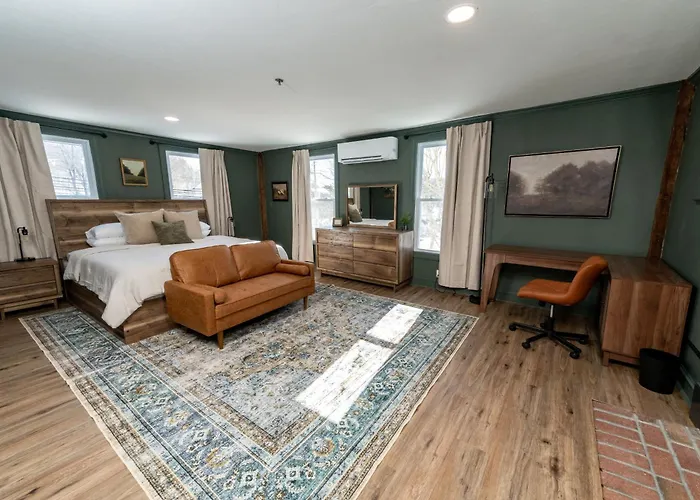 The Inn At Fireside Tavern Sherborn