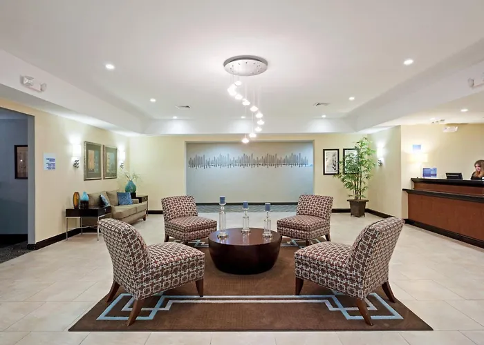 Holiday Inn Express & Suites Meriden By Ihg